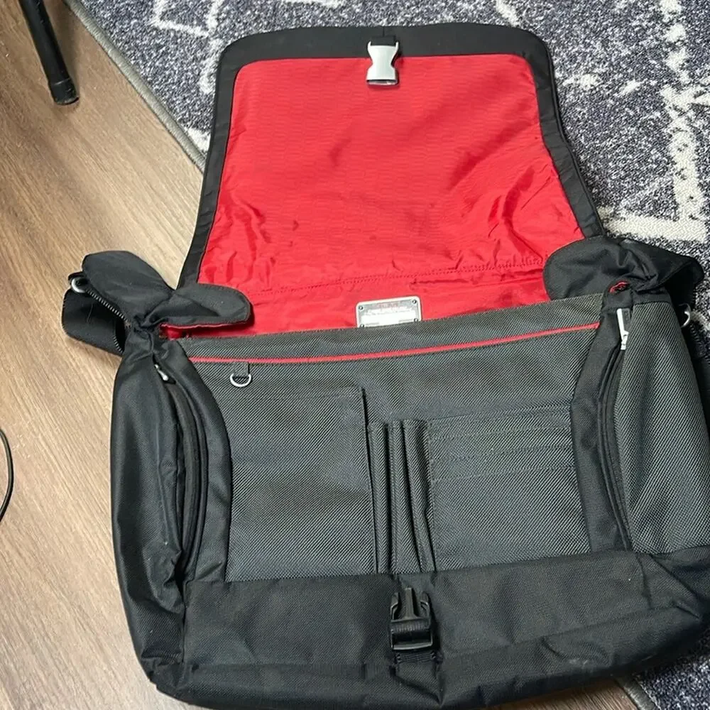 Tumi black multiple department crossbody messenger